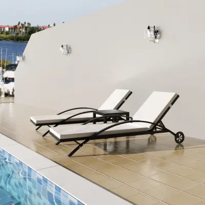 The Living Store Ležalnika z mizico poli ratan črne barve - Vrtni Ležalnik