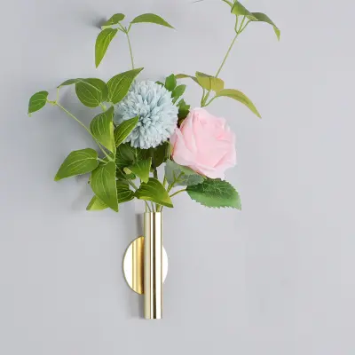 Stenska vaza za suho cvetje