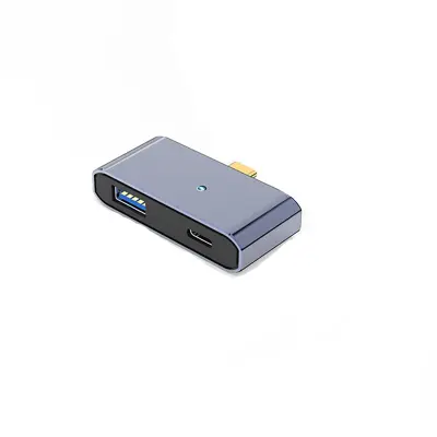 Pozlačen adapter USB-C v USB