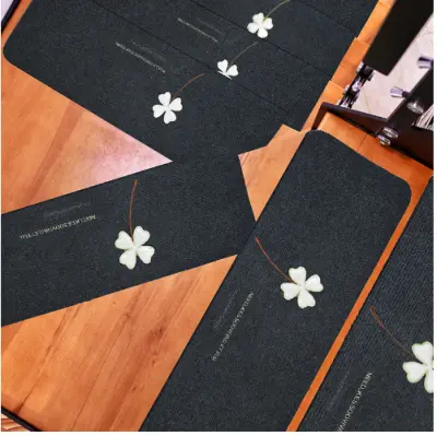 Vizualna cvetlična svetleča stopniščna preproga