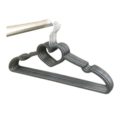 Komplet 8 nedrsečih obešalnikov Black