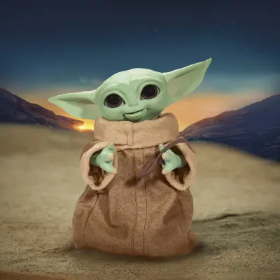 Star Wars Galactic Snackin' Grogu 23,5 cm visoka animatronska igrača z več kot 40 zvočnimi in gibalnimi kombinacijami ter interaktivnimi dodatki. NOVE