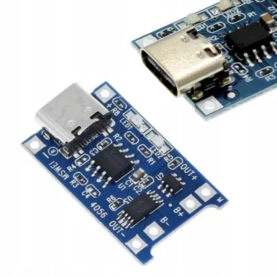 Rosfix Polnilnik za Li-Ion Akumulatorje – USB-C 5V 1A, LED Indikator, 4,2V, 28×17 mm, Zaščita 2,5V