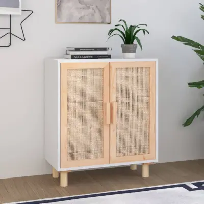 The Living Store Komoda bela 60x30x70 cm trdna borovina in naravni ratan - Komoda