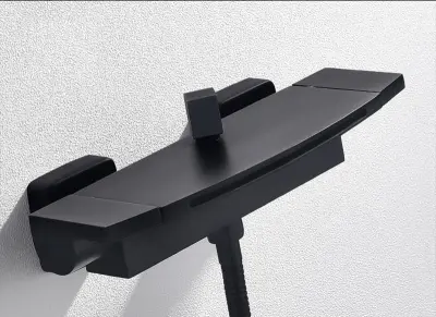 Oblikovanje | Kopalna pipa z ročno prho | Montaža na steno | Iz plošče z napravo