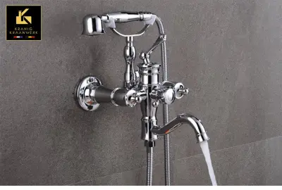 Kopalna pipa z ročno prho | Montaža na steno | Van de Laer | Krom in črna