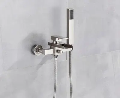 Kopalna pipa z ročno prho | Montaža na steno | Kanal | Brušeno nerjaveče jeklo