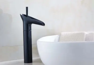 Dizajnerska kopalniška pipa | Topla + hladna voda | Nalijte kelih | Visok + nizek model