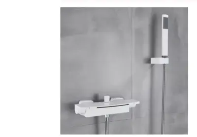 Oblikovanje | Kopalna pipa z ročno prho | Montaža na steno | Iz plošče z napravo