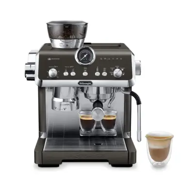 Kavni aparat DELONGHI La Specialista Opera EC9555.BK, črna barva