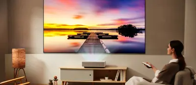LG CineBeam HU715QW 4K UHD laserski UST projektor