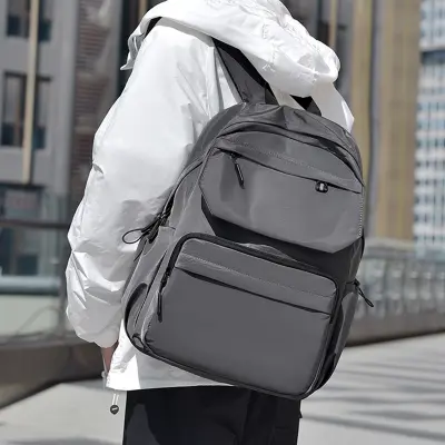 Siv nahrbtnik za prenosnik s protivlomnim žepom Grey