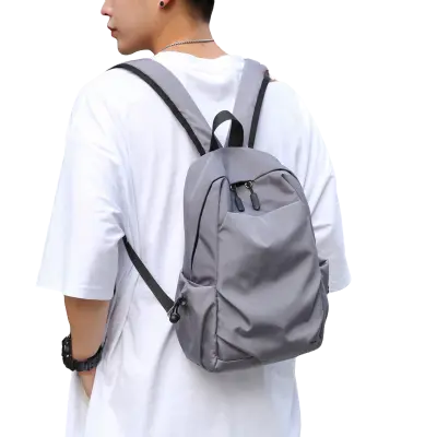 Lahek in prostoren nahrbtnik Grey