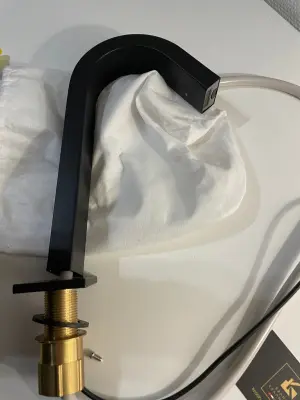 Senzorska pipa | Hladna voda in/ali mešalna pipa | Surprema | Krom ali črna