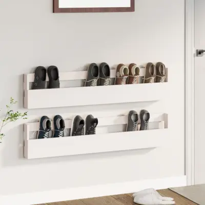 The Living Store Stenski regal za čevlje 2 kosa bel 110x9x23 cm trdna borovina - Stensko Stojalo Za Čevlje