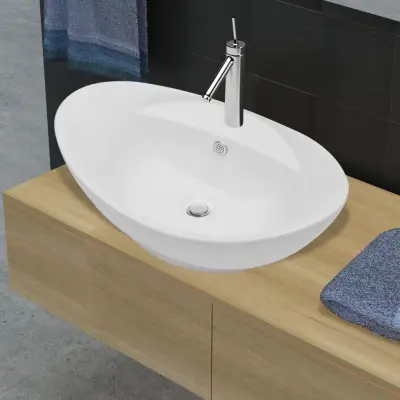 The Living Store Razkošen keramičen umivalnik s prelivom in odprtino za pipo - Keramičen Umivalnik