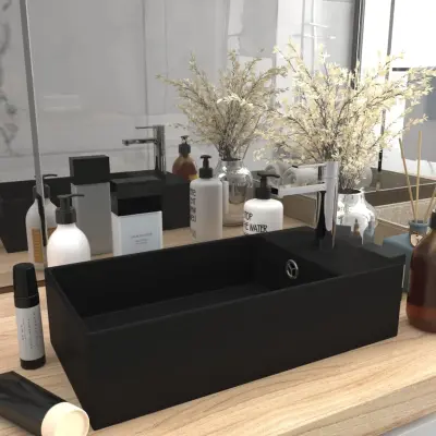The Living Store Kopalniški umivalnik z luknjo keramičen mat črn - Kopalniški Umivalnik