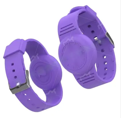 Silikonski zaščitni etui za zapestnico AirTag Purple