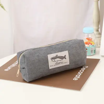 Peresnica z vezenjem morskega psa DarkGrey