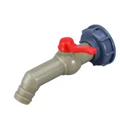 Zamenjava priključka cevi rezervoarja za vodo iz plastičnega adapterja za vrtno cev IBC