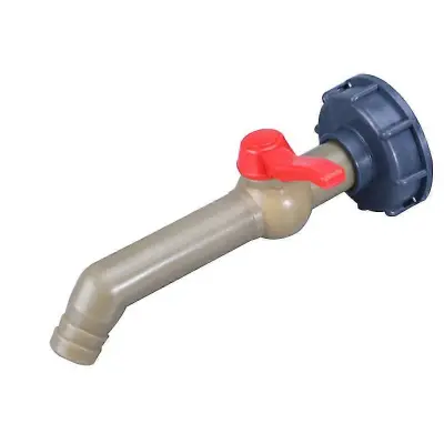 Zamenjava priključka cevi rezervoarja za vodo iz plastičnega adapterja za vrtno cev IBC