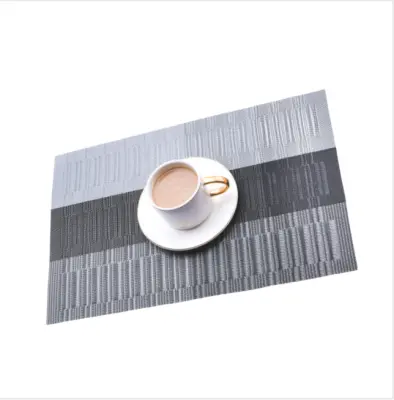 Komplet 2 klasičnih rjavih podstavkov za hotele in restavracije Black+Grey