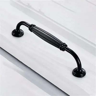 Ročaj omarice iz aluminijeve zlitine - sodoben slog, razmik med luknjami 128 mm   Model 7