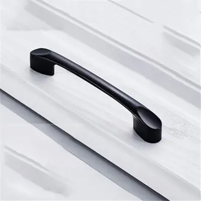 Ročaj omarice iz aluminijeve zlitine - sodoben slog, razmik med luknjami 128 mm   Model 10