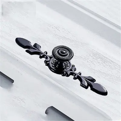 Eleganten ročaj za omarico iz črne aluminijeve zlitine - Zasnova z eno luknjo  S