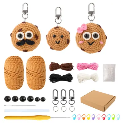 Komplet za kvačkanje družine piškotov