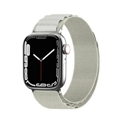 Pašček z zaponko iz alpskega jekla za Apple Watch 42 / 44 / 45 / 49 mm srebrn