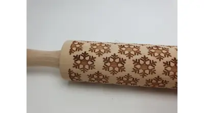 Valjar z vzorcem - snežinke, 38cm