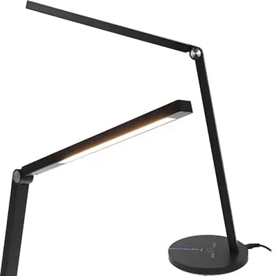 LED namizna svetilka