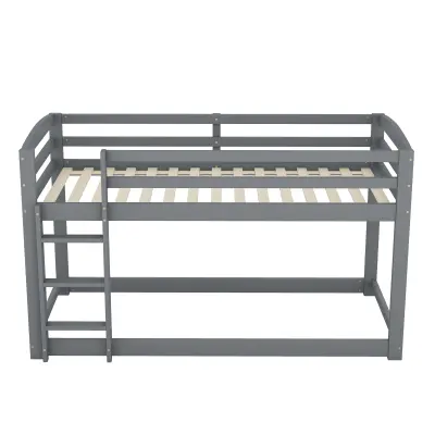 Pogradna postelja iz borovega lesa z zaščito pred padcem + lestev - 90x200cm - siva