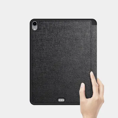 Zaščitni ovitek za iPad - črn   Model 3