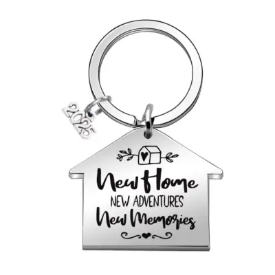Obesek za ključe iz nerjavečega jekla – darilo za vselitev