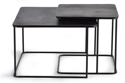 Klubska mizica z bronastim vrhom in kovinskimi nogami