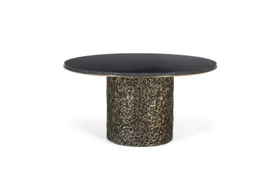 Klubska mizica z marmornim vrhom in kovinskim podnožjem, prefinjena eleganca