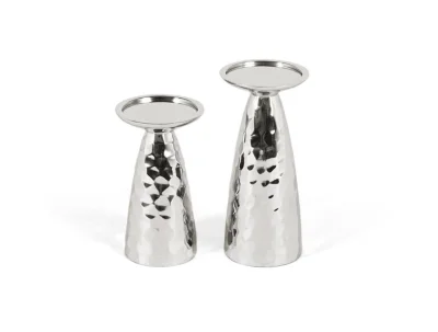 Komplet dveh svečnikov iz sijočega aluminija