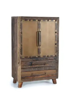 Omarica iz recikliranega lesa in kovine