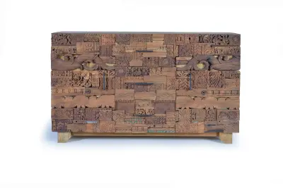 Komoda iz predelanega mangovega lesa