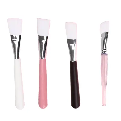 Set čopičev za ličenje - roza, bela, črna in prozorna