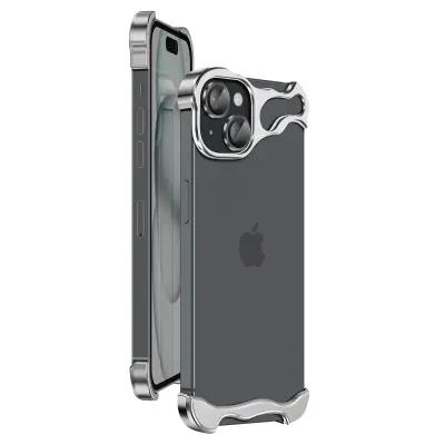 Zaščitna zasnova za iPhone 15, ojačan kovinski odbijač, Srebrna