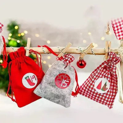 Naredi sam božične adventne koledarske vrečke 24-dnevne odštevalne vrečke papirnate nalepke z visečimi žepi letni okraski