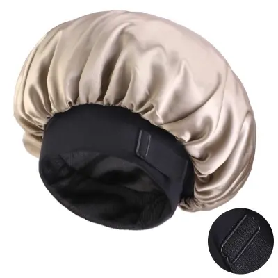 Velika satenasta spalna kapa z nevidno nastavljivo zaponko in širokim robom Khaki