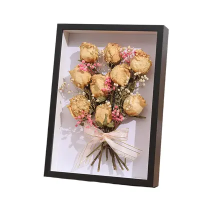 Eleganten Črn Leseni Okvir za Suho Cvetje - Ohranite Svoje Spomine  8 palcev