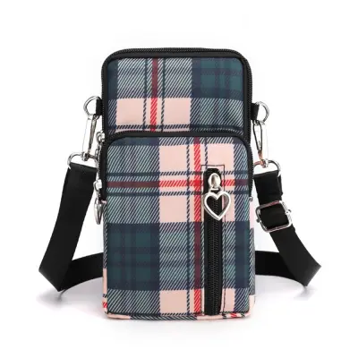 Majhna Karirasta Torbica za Telefon - Kompaktna Najlonska Torba za Čez Ramo