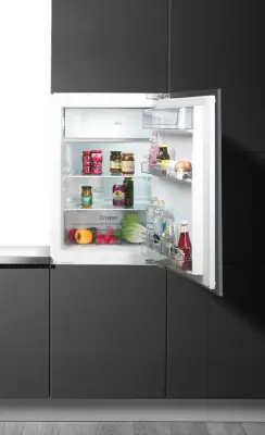 GRUNDIG vgradni hladilnik z zamrzovalnikom GTMI14141FN