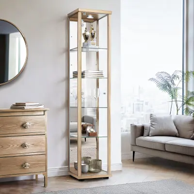 K-Möbel vitrína (176x37x33cm) - Made in Germany - vitrinasta omara bukev s 4 nastavljivimi steklenimi policami, ogledalo, ključavnica & LED