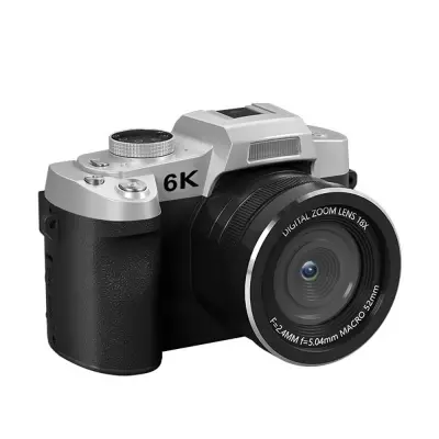 Retro 6K kamera: 84 MP, 18-kratni zoom, idealna za potovanja